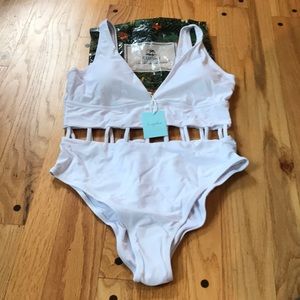Cupshe white one-piece, Size M